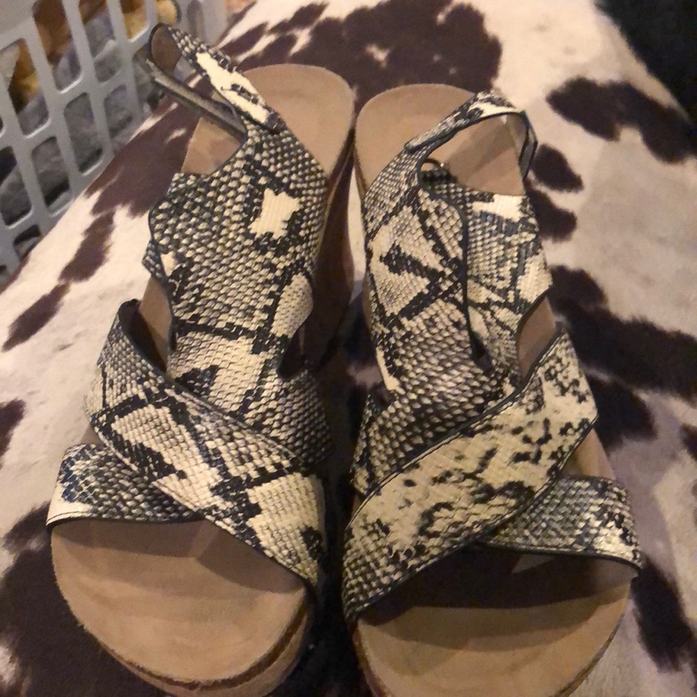 Wedge sandals